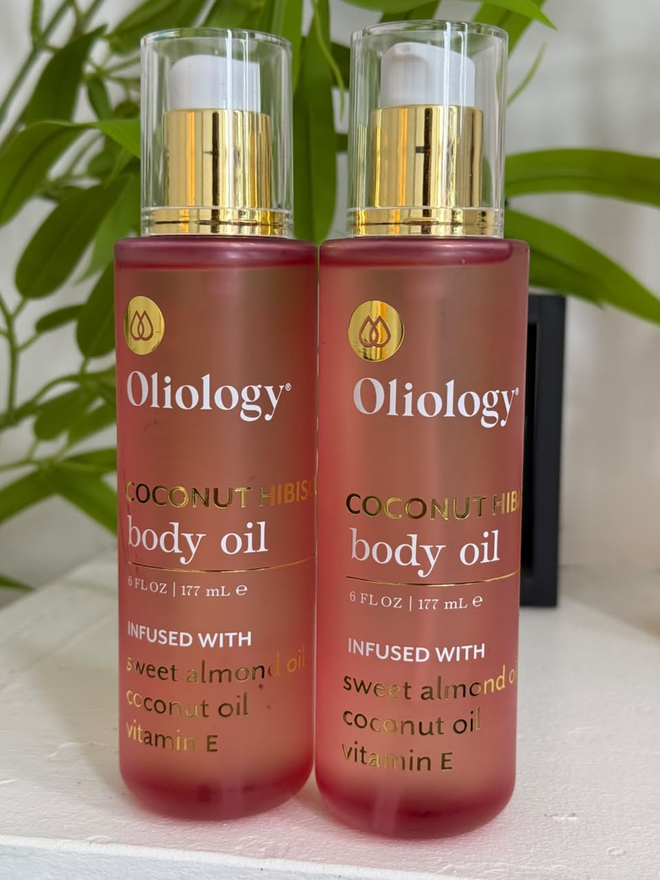 Oliology Coconut Hibiscus Body Oil Beauty product photo at Sylvia Glow House, Nourishing botanical body oil., for Nourishing moisture, Body oil texture, gallery view 2